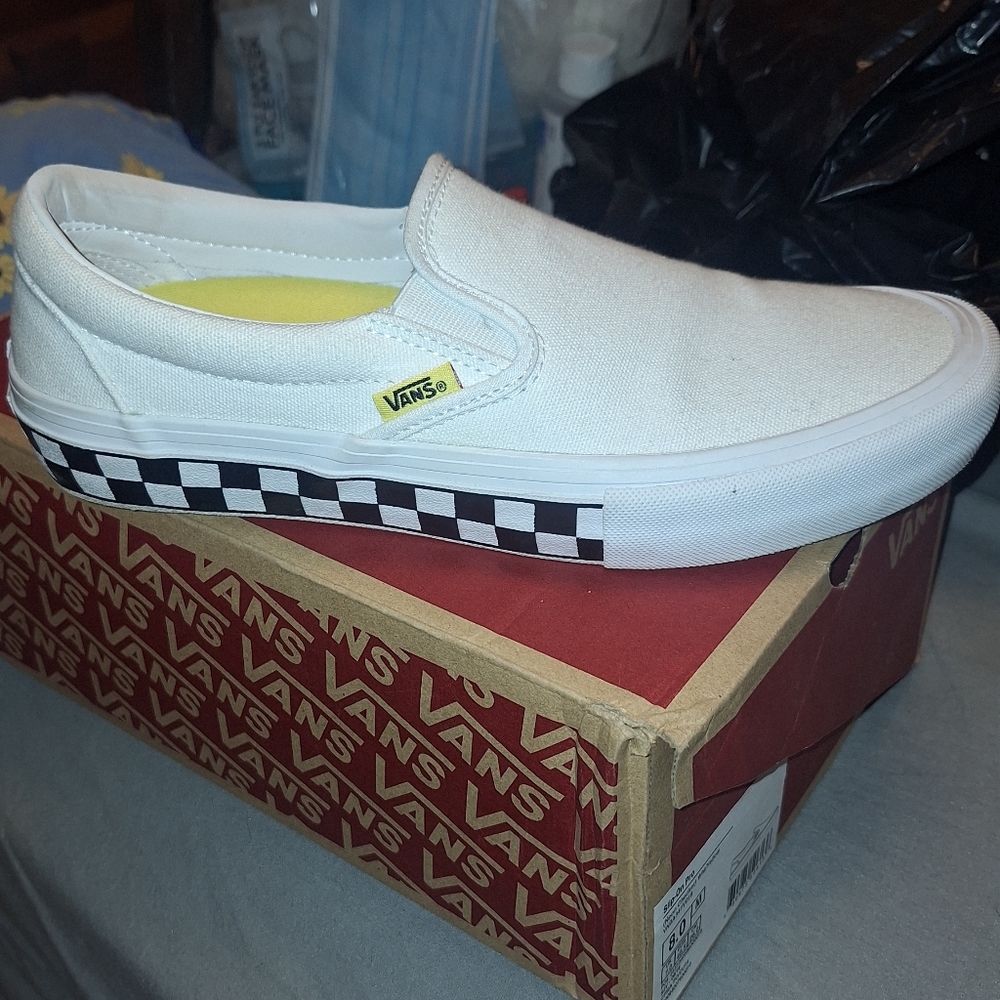 Vans - Picture 2 of 2
